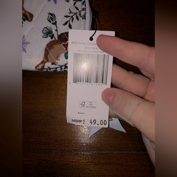 🔥NWT Vera Bradley Wallet in Winterland Pattern❄️ - Picture 6 of 6